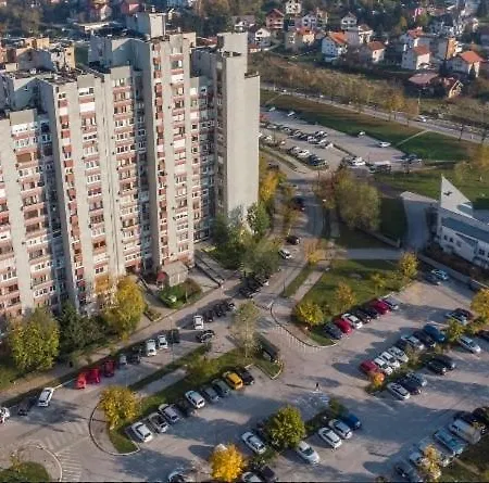 Obsidian 2 - Modern Near Airport With Free Parking *