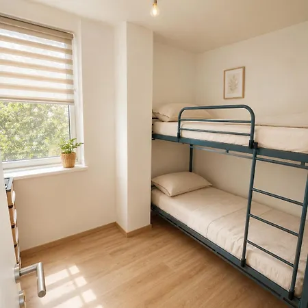 Obsidian 2 - Modern Near Airport With Free Parking Apartamento *