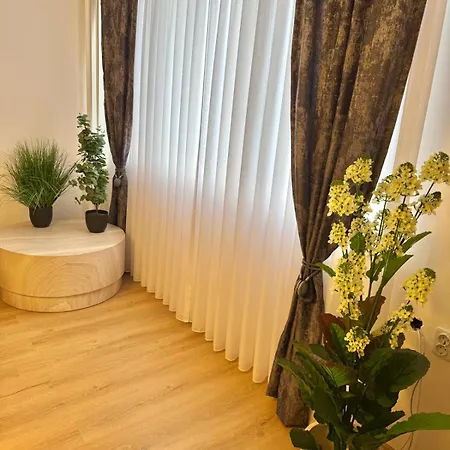 Obsidian 2 - Modern Near Airport With Free Parking Apartamento *