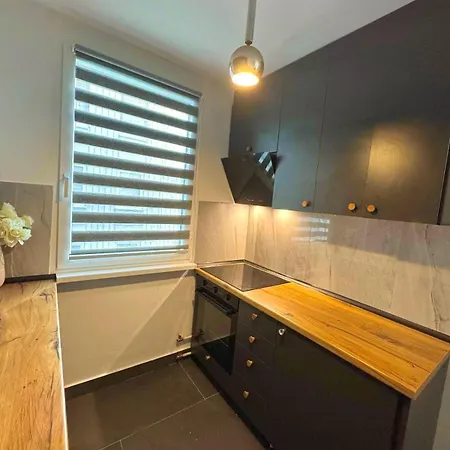 Apartment Obsidian 2 - Modern Near Airport With Free Parking *
