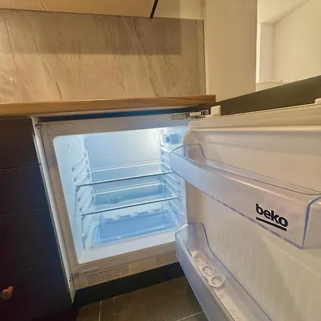 Obsidian 2 - Modern Near Airport With Free Parking Saraievo
