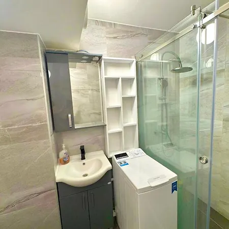 Obsidian 2 - Modern Near Airport With Free Parking * Sarajevo