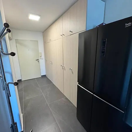 Obsidian 2 - Modern Near Airport With Free Parking Apartamento *