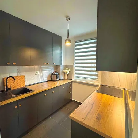 Apartment Obsidian 2 - Modern Near Airport With Free Parking