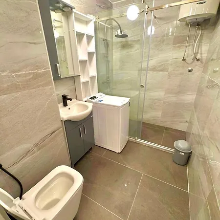 Obsidian 2 - Modern Near Airport With Free Parking Apartamento Saraievo