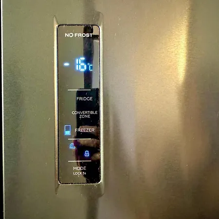 Apartment Obsidian 2 - Modern Near Airport With Free Parking
